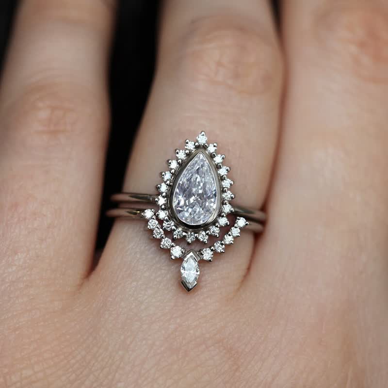 Pear Halo Shine Zircon Ring