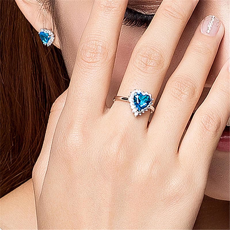 Blue Crystal Ocean Star Moissanite Ring