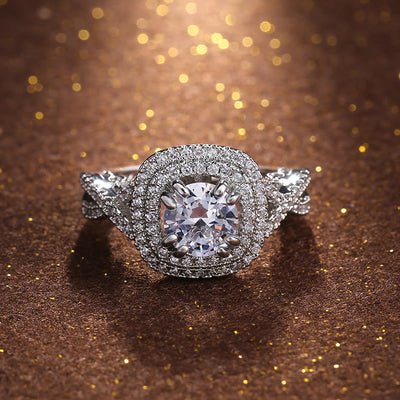 Vintage Luxury Moissanite Diamond Ring