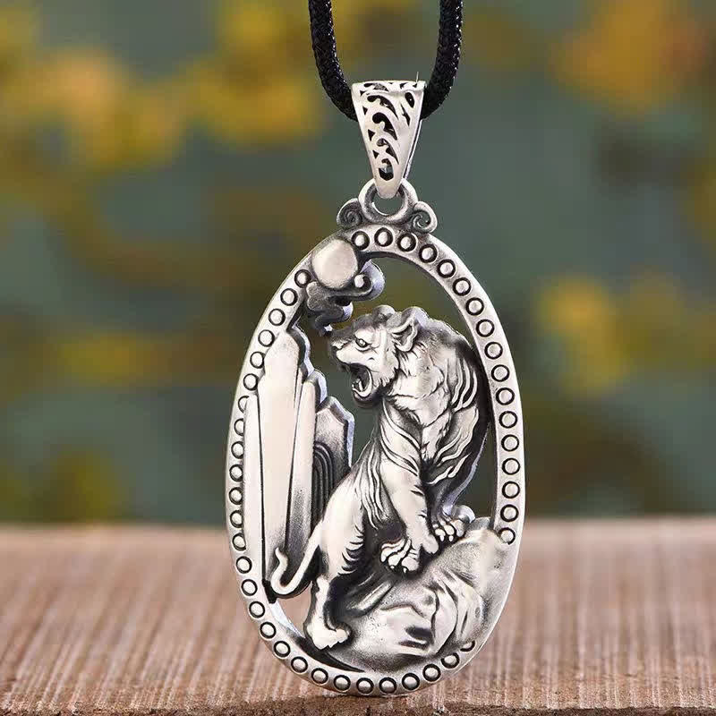 Silver S999 Men's Domineering Tiger Retro Necklace