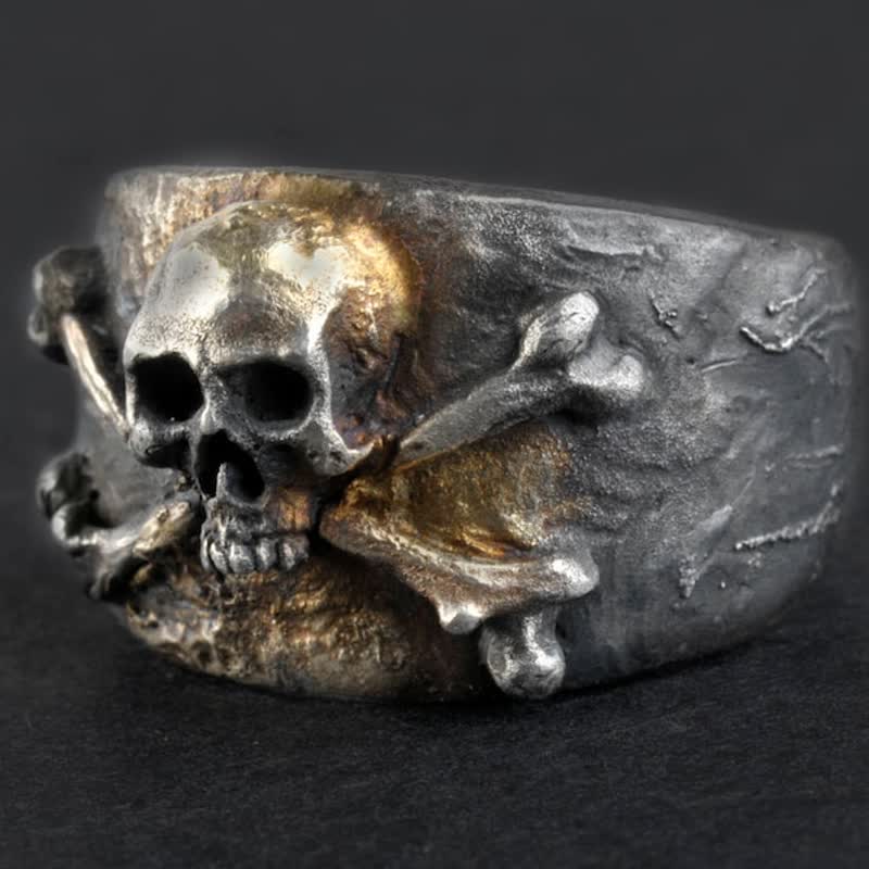 FREE Today: Retro Skull and Crossbones Ring