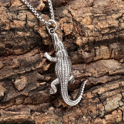 Retro Domineering Crocodile Pendant Necklace