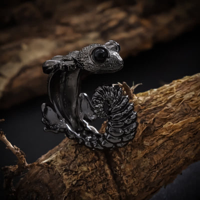 Lizard with Black Onyx Eye Gemstone Ring