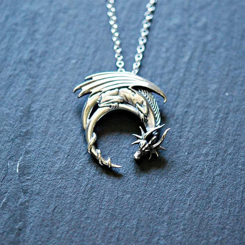 Creative Flying Dragon Necklace