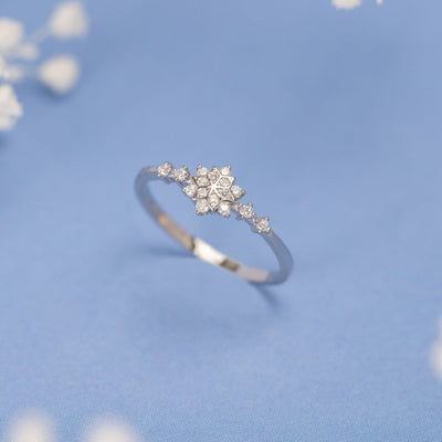 Creative Snowflake Zircon Ring