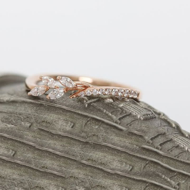 Glamorous Eternity Leaf Ring