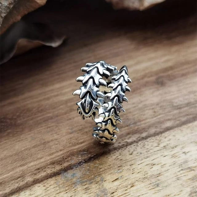 Gothic Punk Winding Centipede Ring