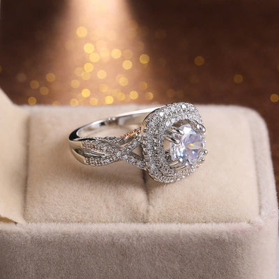 Vintage Luxury Moissanite Diamond Ring