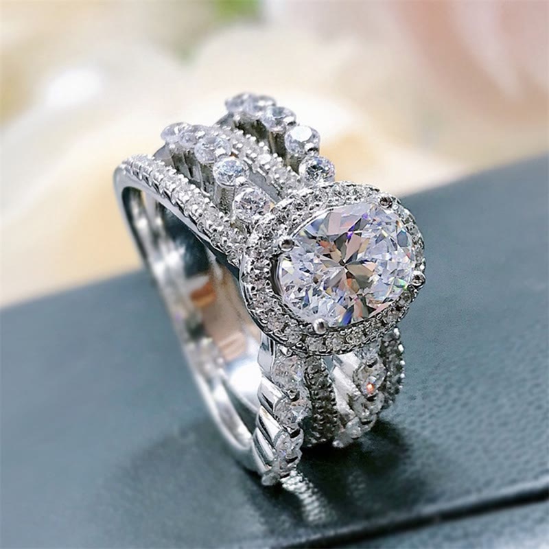 "Shiny Love" Oval Cubic Zircon Engagement Ring