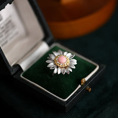 Women's Vintage Daisy Ring and Earrings