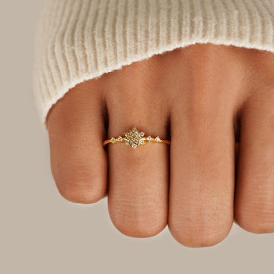 Creative Snowflake Zircon Ring