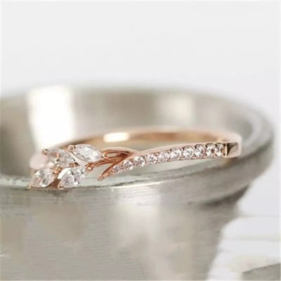 Glamorous Eternity Leaf Ring