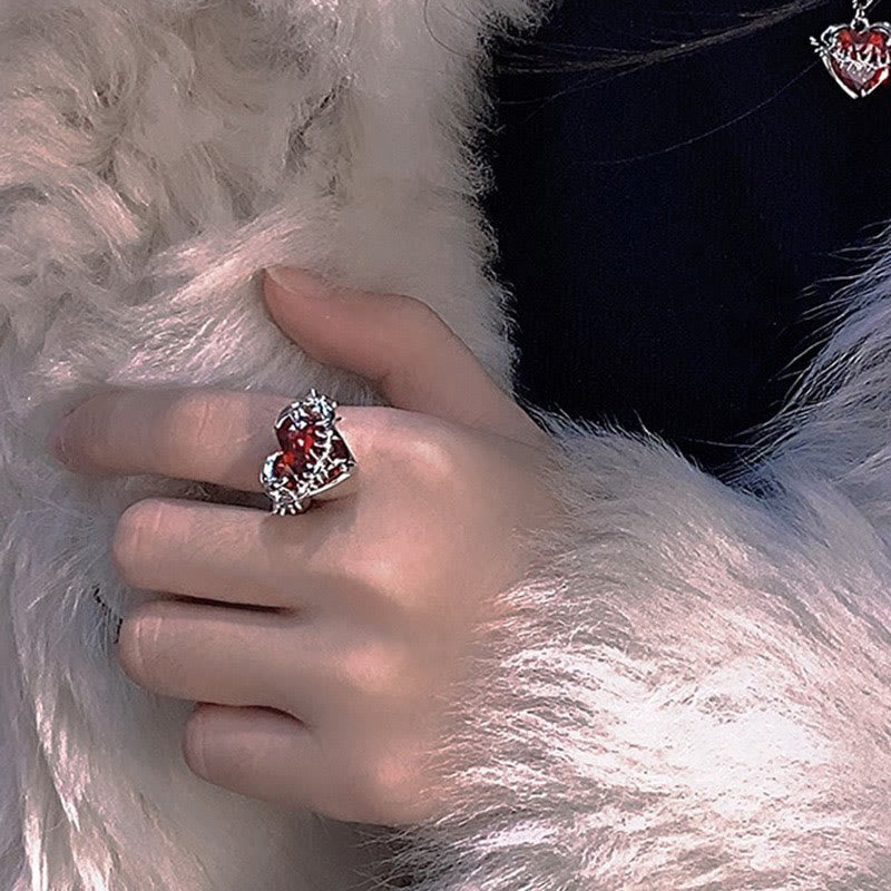 Dangerous Heart - Love Zircon Thorn Ring